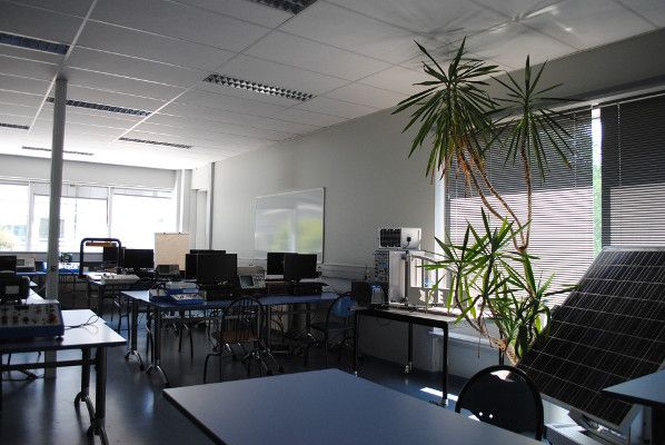 Un enseignement transversal avec comme fil rouge le développement durable Un enseignement transversal avec comme fil rouge le développement durable